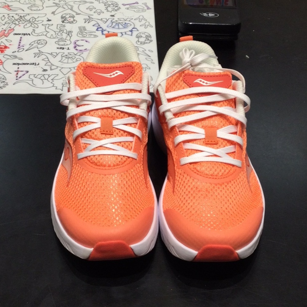 Saucony Kinvara 14 LTT coral 3.5 NIB NWT